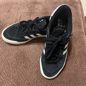 Adidas Nora Suede with white stripes size 7 (women's)